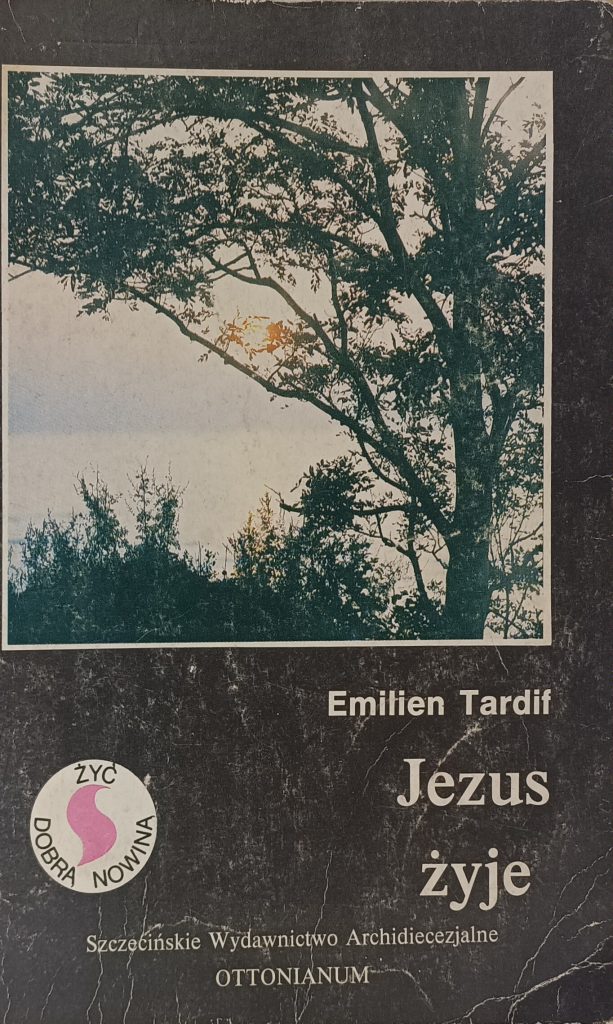 Jezus żyje przód okładki książki w antykwariat książki Szczecin